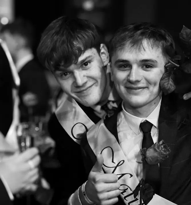 3kprods - fotka z maturitního plesu